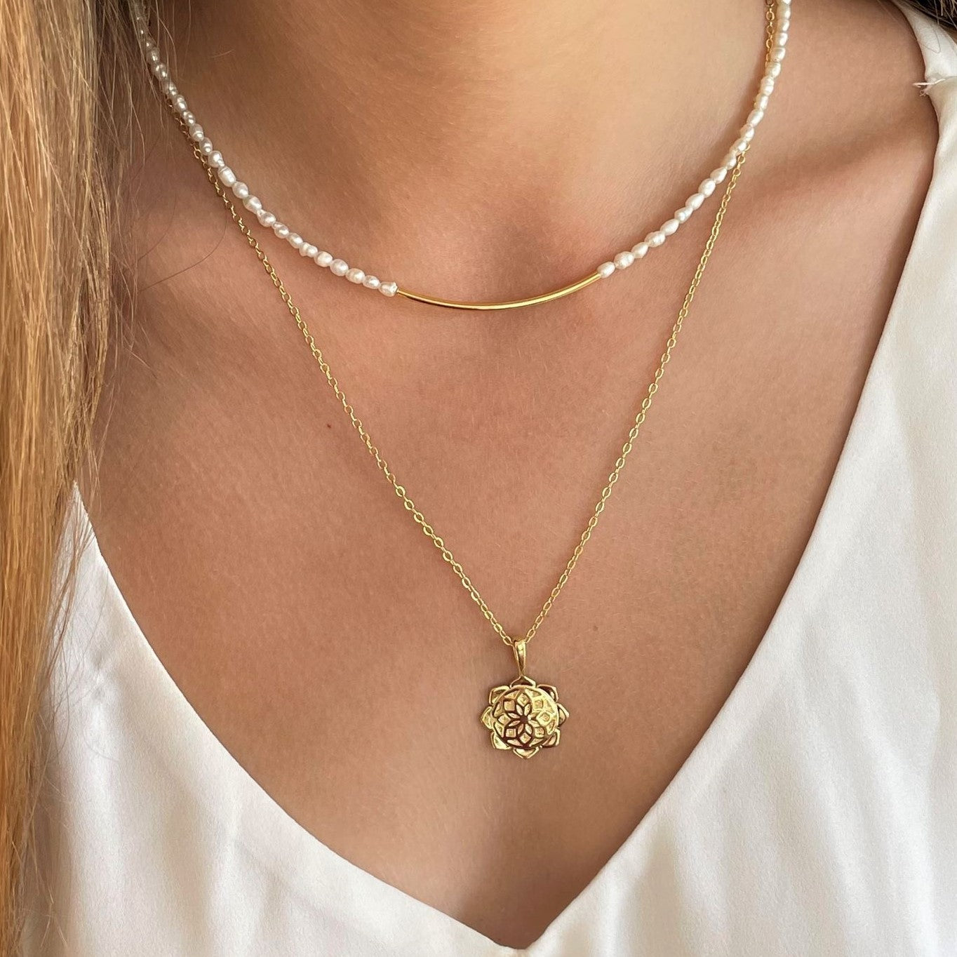 Gold deals lotus necklace